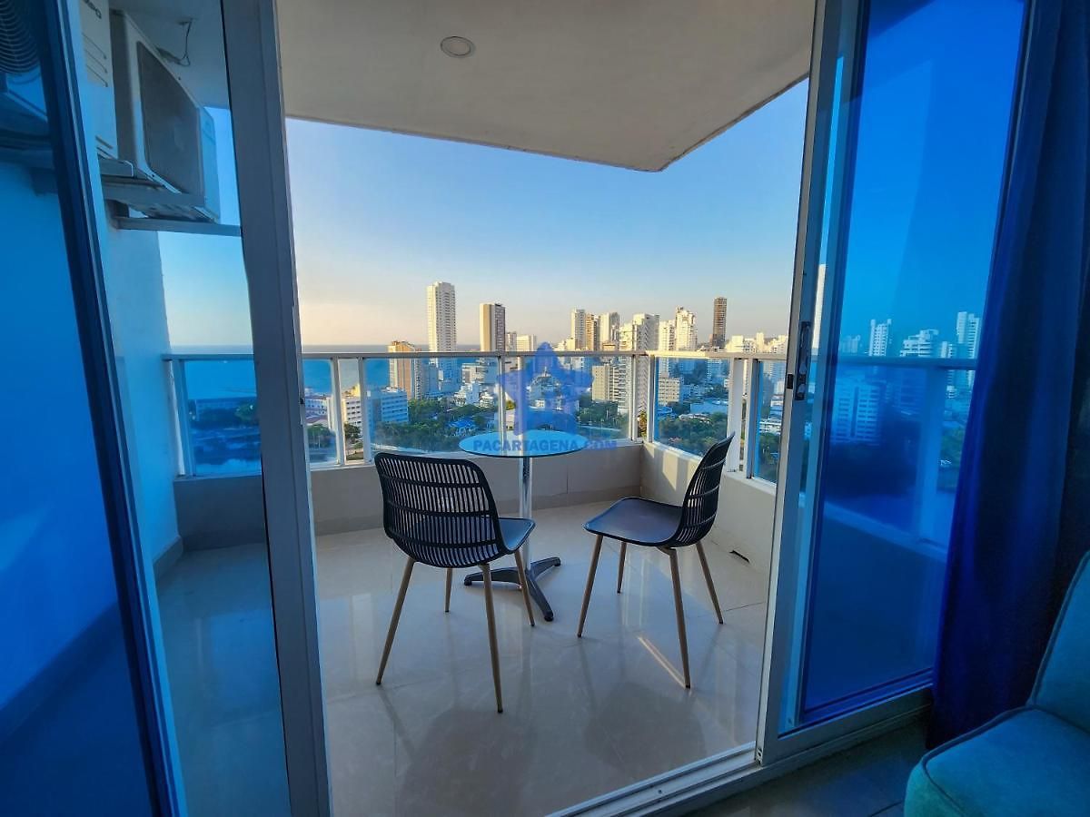Con Vista Al Mar - *